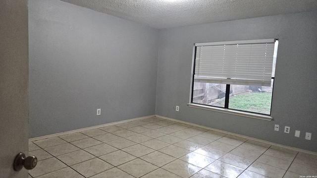 9943 SUNSET PL, San Antonio, TX 78245