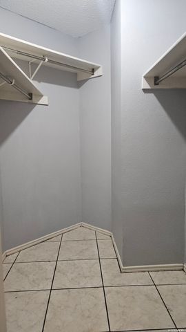 9943 SUNSET PL, San Antonio, TX 78245