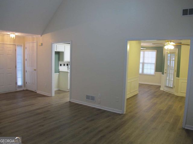 518 Red Tip Court, Loganville, GA 30052