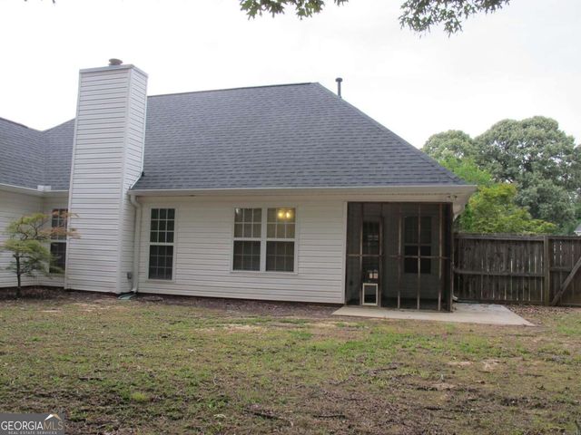 518 Red Tip Court, Loganville, GA 30052