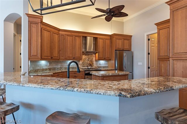 2360 SNOOK DR, Naples, FL 34102