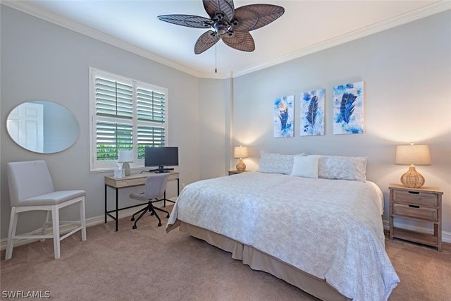 2360 SNOOK DR, Naples, FL 34102