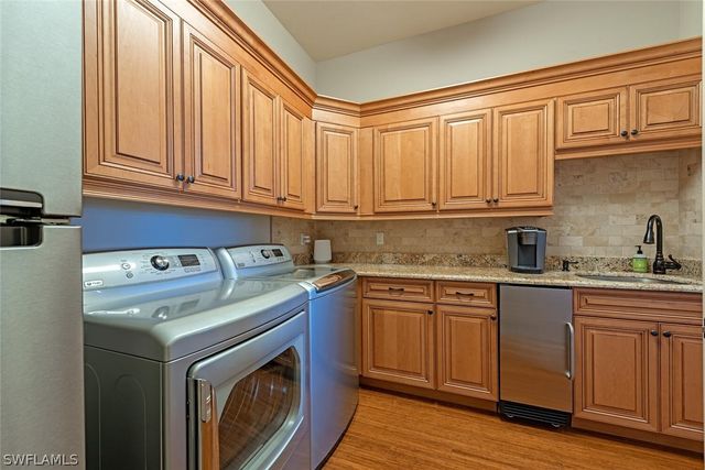 2360 SNOOK DR, Naples, FL 34102