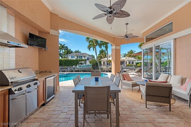 2360 SNOOK DR, Naples, FL 34102