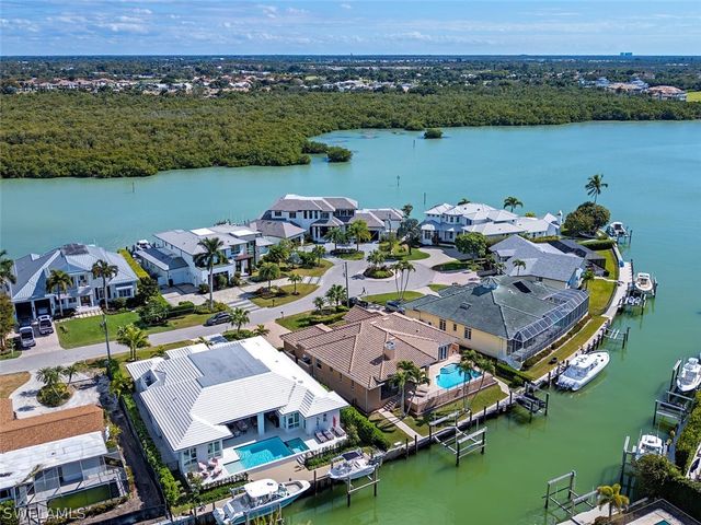 2360 SNOOK DR, Naples, FL 34102