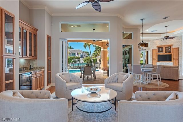 2360 SNOOK DR, Naples, FL 34102