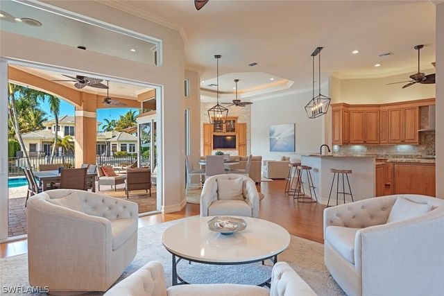 2360 SNOOK DR, Naples, FL 34102