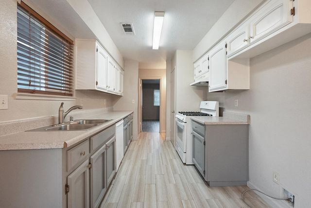 14117 Cates Court, Chowchilla, CA 93610