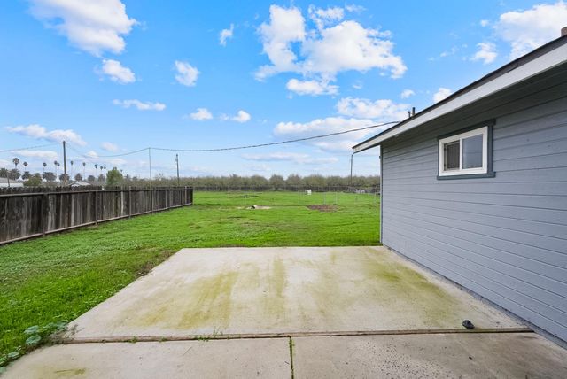 14117 Cates Court, Chowchilla, CA 93610