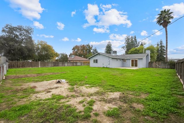 14117 Cates Court, Chowchilla, CA 93610