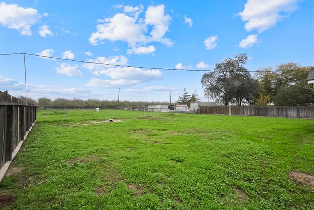 14117 Cates Court, Chowchilla, CA 93610