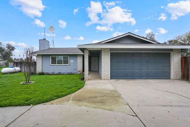 14117 Cates Court, Chowchilla, CA 93610