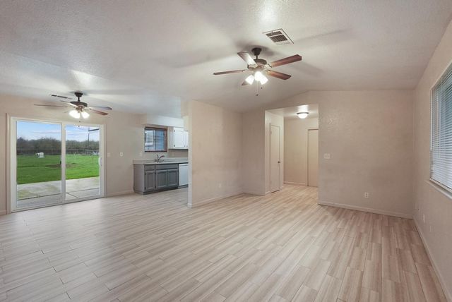 14117 Cates Court, Chowchilla, CA 93610