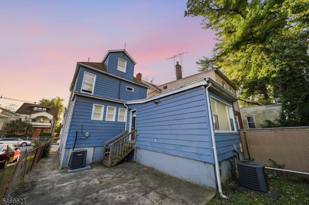 27 Richelieu Ter, Newark City, NJ 07106 — photo 4