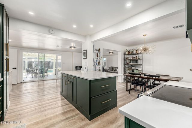 2539 E CAMPBELL Avenue, Phoenix, AZ 85016