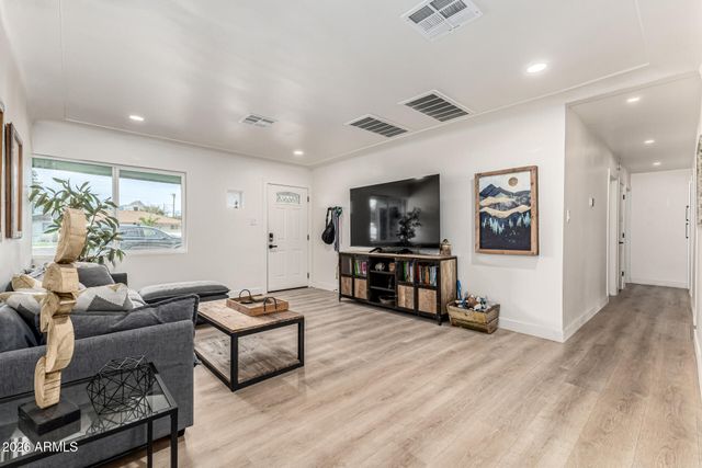 2539 E CAMPBELL Avenue, Phoenix, AZ 85016