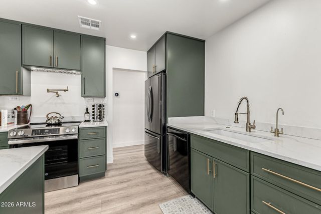 2539 E CAMPBELL Avenue, Phoenix, AZ 85016