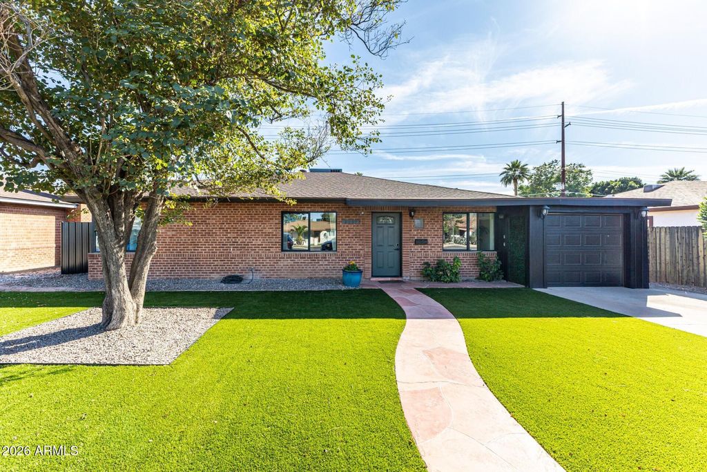 2539 E CAMPBELL Avenue, Phoenix, AZ 85016
