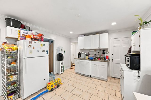 89 Eutaw Ave, Lynn, MA 01902
