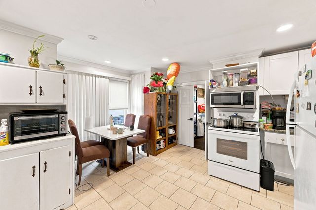 89 Eutaw Ave, Lynn, MA 01902