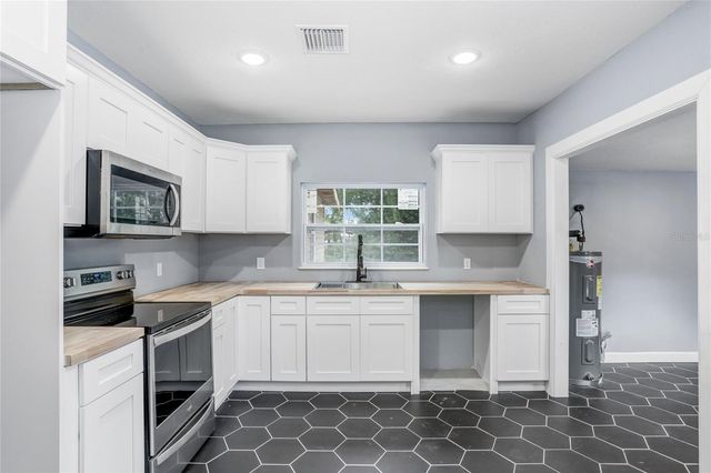 310 S DELANEY AVENUE, Avon Park, FL 33825