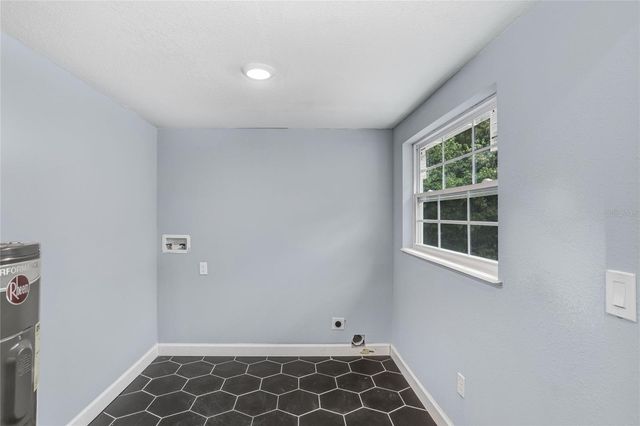 310 S DELANEY AVENUE, Avon Park, FL 33825