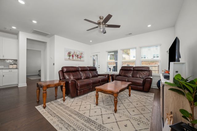 108 Sherringham Way, White House, TN 37188