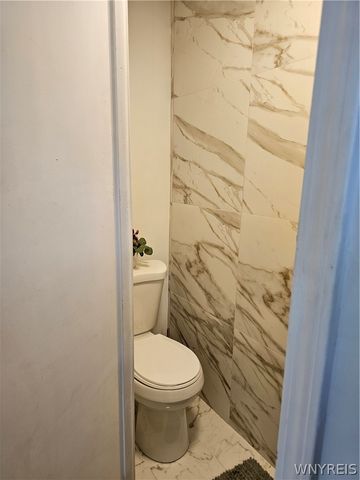120 81st Street, Niagara Falls, NY 14304