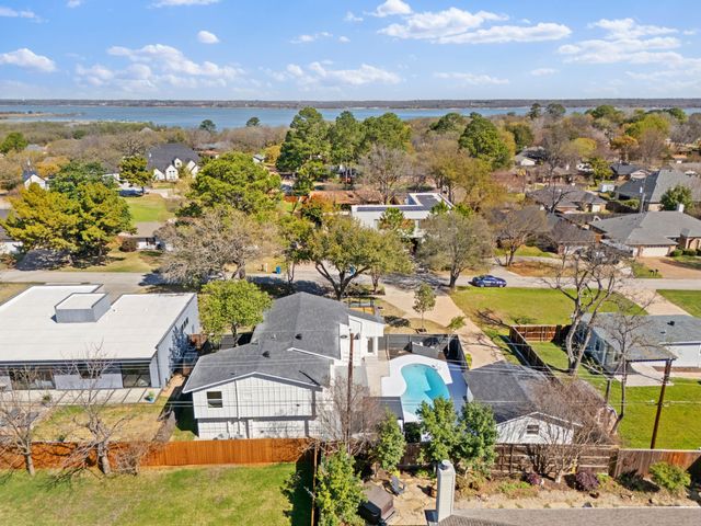 2619 Peninsula Drive, Grapevine, TX 76051