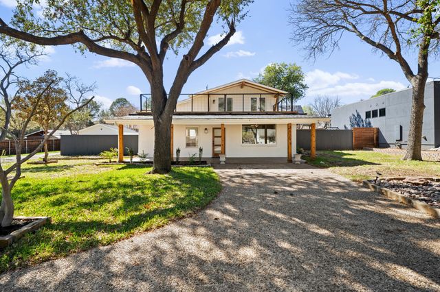 2619 Peninsula Drive, Grapevine, TX 76051