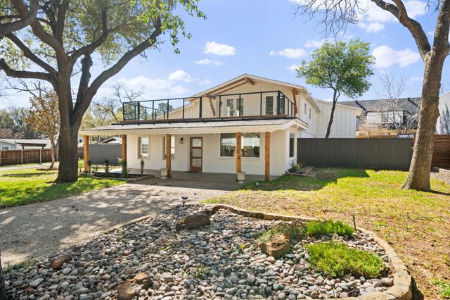 2619 Peninsula Drive, Grapevine, TX 76051