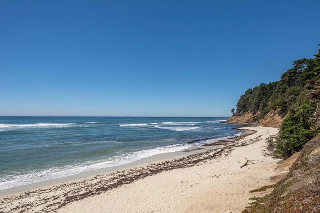 465 TERRACE Avenue, Moss Beach, CA 94038