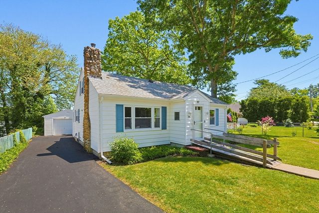 36 Alden Ave, Dartmouth, MA 02747