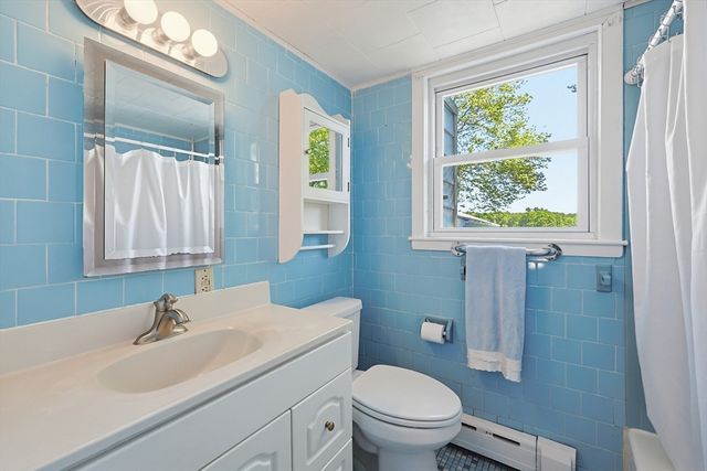 36 Alden Ave, Dartmouth, MA 02747
