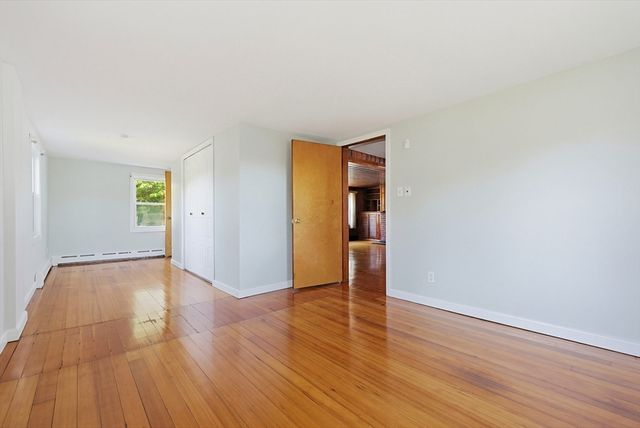 36 Alden Ave, Dartmouth, MA 02747