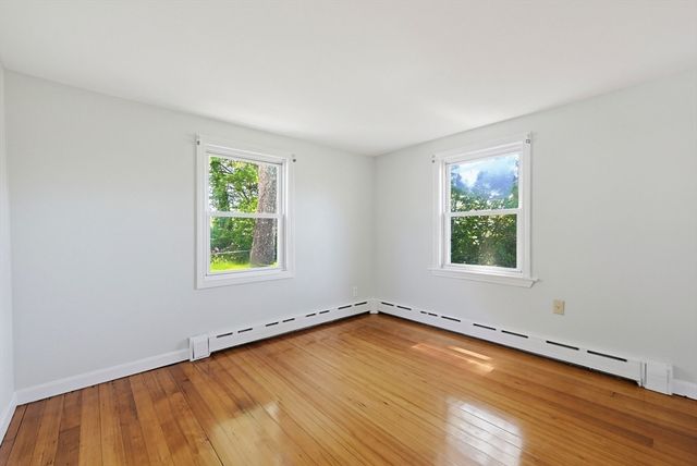 36 Alden Ave, Dartmouth, MA 02747