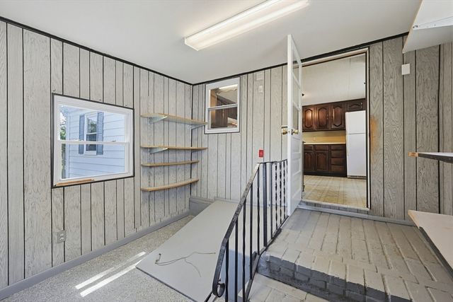 36 Alden Ave, Dartmouth, MA 02747