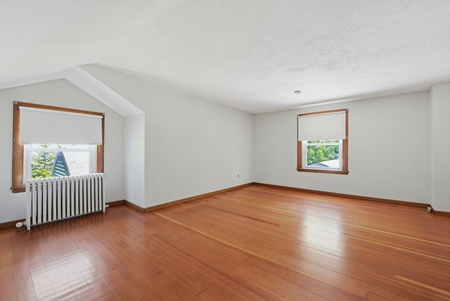 36 Alden Ave, Dartmouth, MA 02747