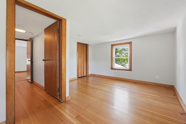 36 Alden Ave, Dartmouth, MA 02747