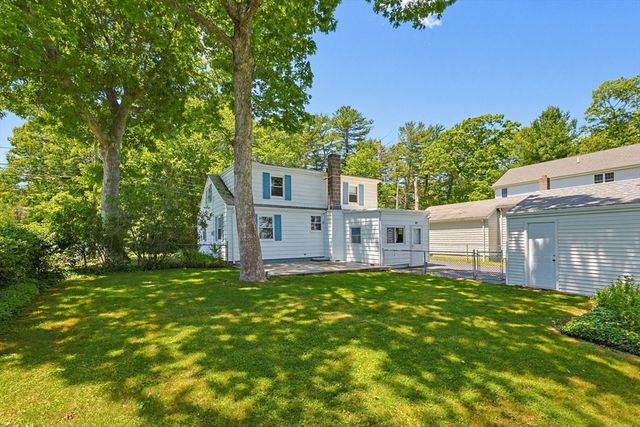 36 Alden Ave, Dartmouth, MA 02747