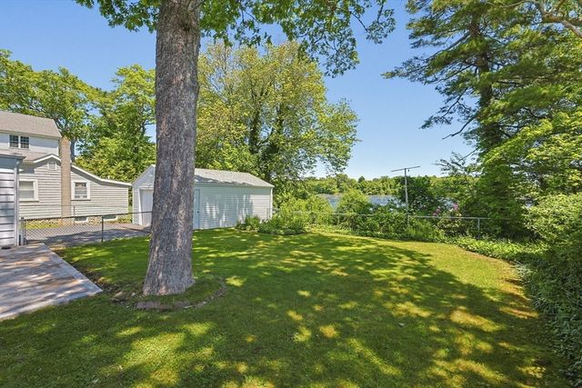 36 Alden Ave, Dartmouth, MA 02747