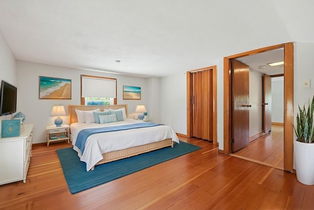 36 Alden Ave, Dartmouth, MA 02747