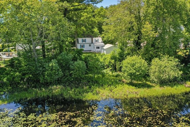 36 Alden Ave, Dartmouth, MA 02747