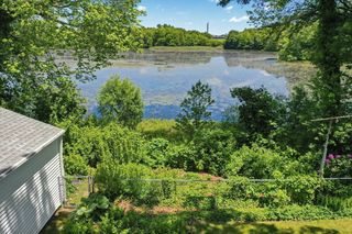 36 Alden Ave, Dartmouth, MA 02747
