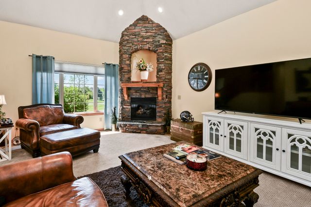 524 Quail Run Street, Rogersville, MO 65742