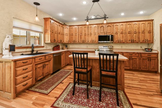 524 Quail Run Street, Rogersville, MO 65742