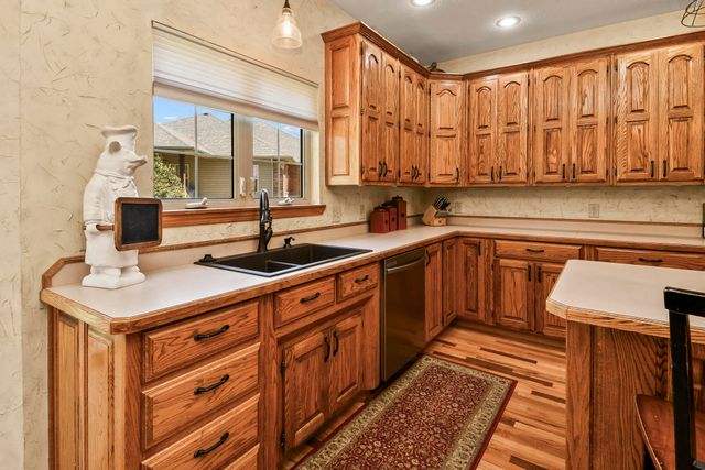 524 Quail Run Street, Rogersville, MO 65742