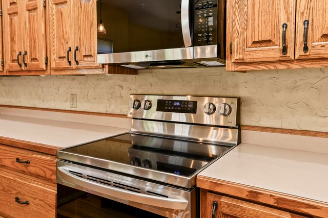524 Quail Run Street, Rogersville, MO 65742
