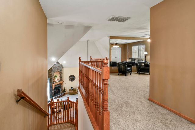 524 Quail Run Street, Rogersville, MO 65742