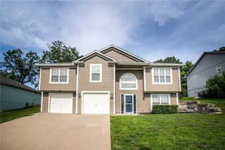 3008 S Hill Avenue, Blue Springs, MO 64015